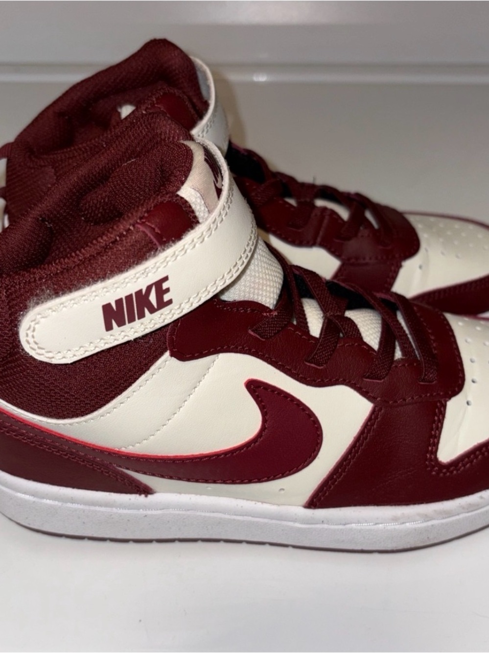 2Y Nike Kids High-Top Sneakers - Maroon & White